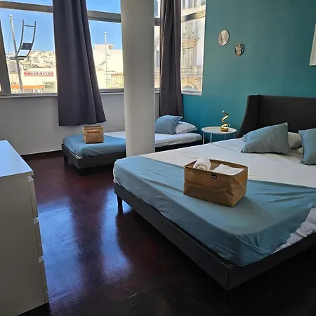 Blife Lusitanya - Private At Santantonya 1st Floor ホームステイ