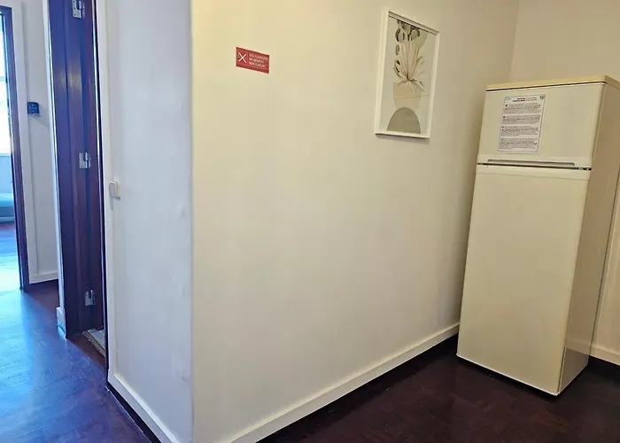 Blife Lusitanya - Private At Santantonya 1st Floor